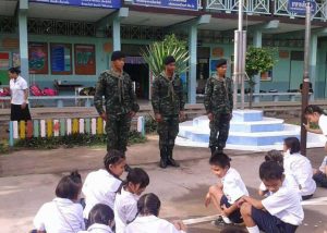 หน่วย ฉก.ทัพพระยาเสือได้เข้ามาฝึก ให้ความรู้ และสานวินัยให้กับนักเรียนโรงเรียนอนุบาลบ้านคา